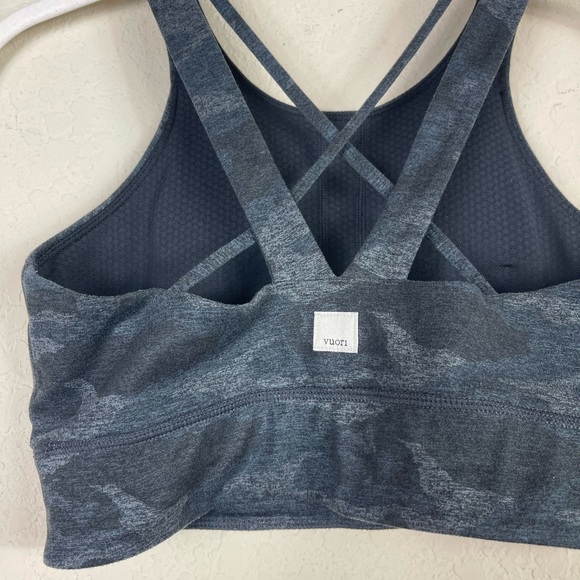 Vuori Elevation Sports Bra in Black Camo Size Small - Picture 5 of 7